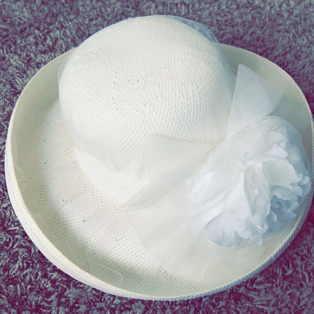 White floral hat
